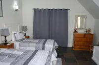Divine & Spacious Marina Village 2 Bedroom Condo Close to Waterfront