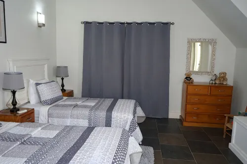 Divine & Spacious Marina Village 2 Bedroom Condo Close to Waterfront - Wifi