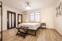 Modern Duplex with Heated Pool - Short Walk to Beach - Parvekkeita