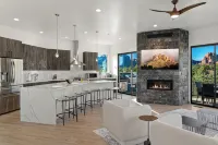 NEW Sedona Uptown Dream 4BR Wow! Views! Pool & Spa