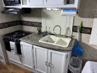 Comfortable RV_Self Check-in, freeWIFI, Free parking, full kitchen, bathroom. - واي فاي