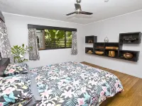 Nevaeh Holiday Home + Pool + Unlimited Internet Hotels in Avarua