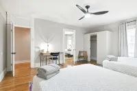 Saint James Manor - Sleeps 24 in Style & Comfort with Parking - 4-Star