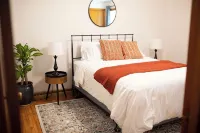 The West Quincy House: In Town with Sauna + Garage - 무료 와이파이