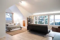 Airy Studio with Lake Access & Views, AC, 5Min to Downtown - Homestays