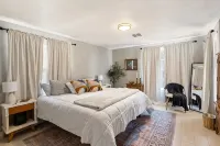 Woodsy, Quiet Neighborhood, 2 bedroom