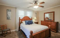 Miss Audrey’s House is a charming cottage in the heart of historic Richmond Hill - 3-Star