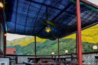 Gurye Solbachi Boineun Punggyeong Pension - 2-Star