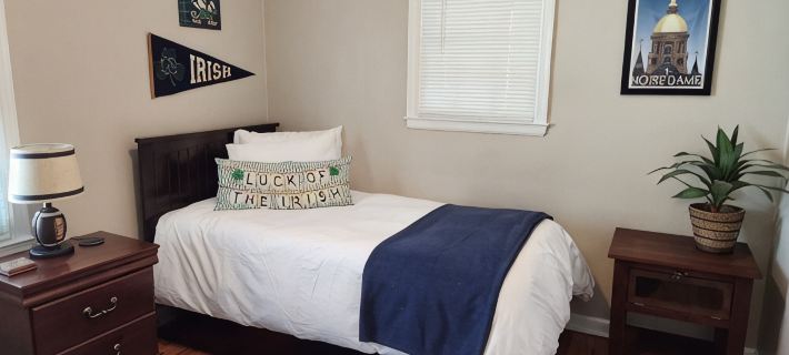 Newly renovated home less than a mile from the University of Notre Dame クレイ・タウンシップのホテル