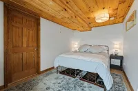 Lakefront Home - Seneca Wine Trail Hot Tub & Sunset View with Firepit, Private - balcony