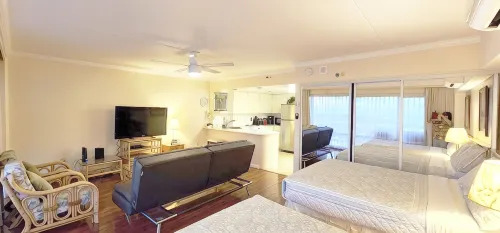 Luxury Ocean Marina View Studio World Famous Ilikai NO RESORT FEES! FREE WIFI - Homestays