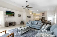 Lovely home near Disney with a Heated pool and game room in a resort community. - مسبح خاص