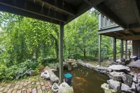 White Squirrel: Charming 2-bed & 2-bath BNB w/Private Parking & Walk to Downtown - 4-Star