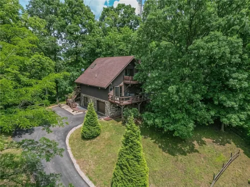 Hillside Hideaway in Marietta, OH:  4 beds, 2 baths, stunning views! - Wifi