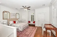Cochran-Jackson House:  Step back in time and still enjoy the modern amenities!! - 4-Star