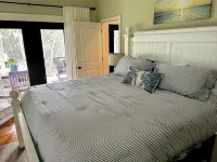 SEABATICAL. Lovely beach house steps to the beach with private pool - 무료 와이파이