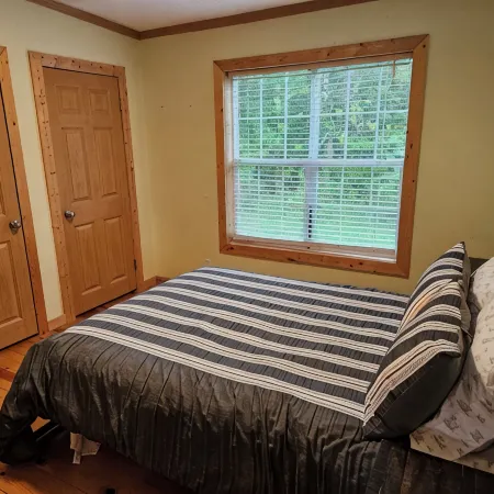 Big Sky Cabin! Hot Tub! Fire Pit! Pool Table!   Private! Can Hold Large Groups