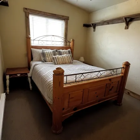 Hilltop riverview bunkhouse