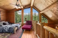 Log Cabin w Hot Tub + Epic 14er Views - Near Breck - シャレー