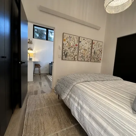 The Sprout  - gas fire-pit, grilling staton, hot tub, close to shops & hiking