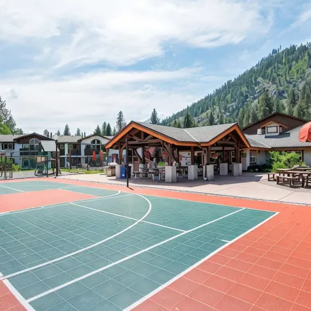 Café Condo Mountain Escape - Heated Pool & HotTub Open Late