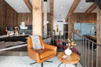 Luxury View Home - Hot Tub-Fire Pit-perfect for 2 Couples or 1 family - 4 tähden