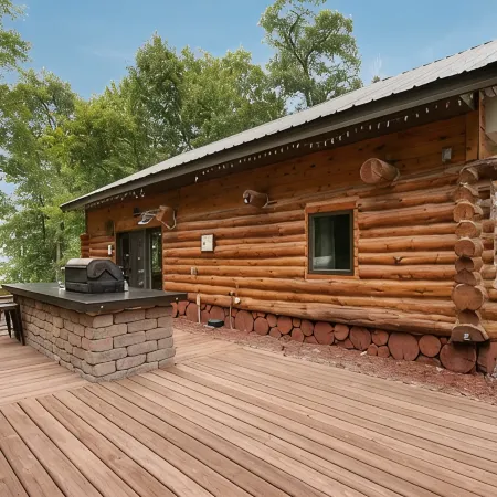 PARADISE NORTH: LOG HOME CABIN IN BRAINERD, MN