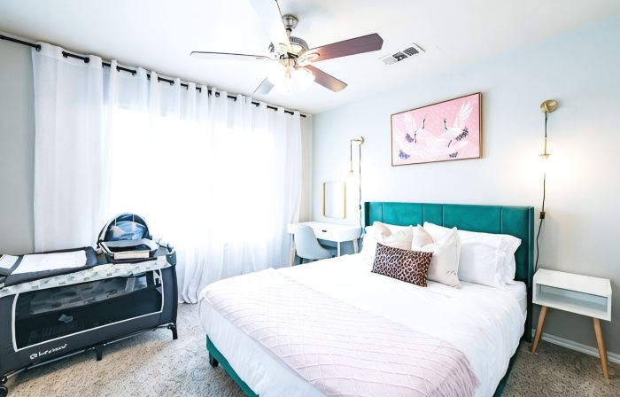 55% Monthly special price W 4rooms W 3 fullbath W walk to College