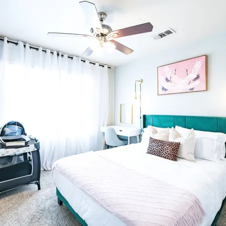 55% Monthly special price W 4rooms W 3 fullbath W walk to College