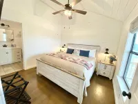 The Ranch@Fredericksburg - The Blue Bonnet - 2BD/2BA - Hytter
