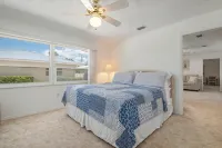 Steps away from private Nokomis Beach!! - 4-Star