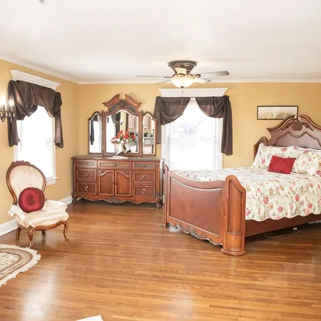 Beautiful Historic Home overlooking Downtown/BOK