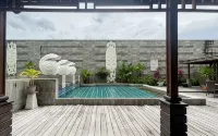 Grand Allison - Pools