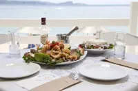 Enjoy Lichnos Bay Village, Camping, Hotel and Apartments - พร้อมอาหารเช้า