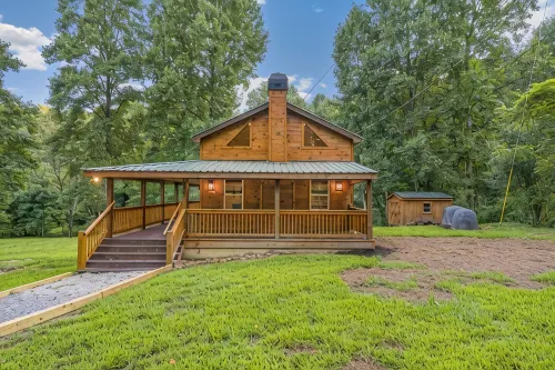 Mountain-side Cabin with hot tub on 4 acres! - 4つ星
