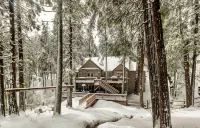 Large 2 Story Home; Walk 2Lake, Enclosed Backyd w Running Stream; Dog Friendly! - 4-نجوم