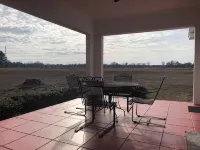 Hilltop Retreat . Private house surrounded by nature. Just 2 miles from Lake. - 3-Star