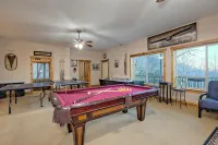 Sky's the Limit -Mountain View, Golf Course, Waterfalls, Game Room. Sleeps 14 - Mountain View