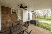 Luxury North of Nashville Retreat- Easy Lake Access - 3-Star