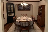 Explore the Finger Lakes Region from this cozy 3-bedroom home near Geneva, NY. - 4-Star