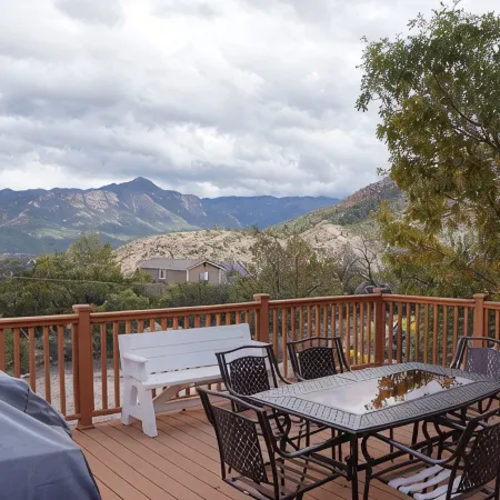 Relaxing Cabin Retreat in Scenic Pine Valley, UT