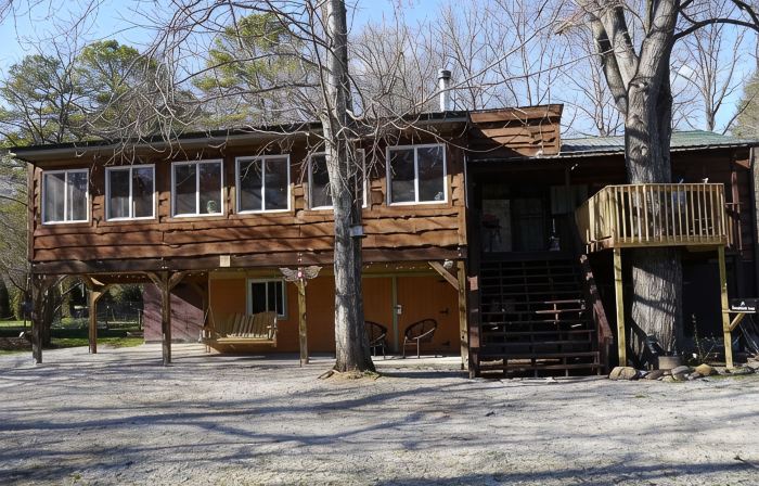 The Ruby River - Phenomenal Riverfront Cabin