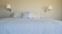 Ocean Front ON the Beach - 14 Minutes to Bandon Dunes Golf! Spectacular Views! - 발코니