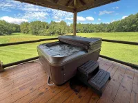 Rustic Tobacco Barn Cabin in the heart of Yadkin Valley Wine Country - Chalets
