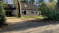 Luxury vacation home with bar billiards and sauna in wooded area - Wi-Fi