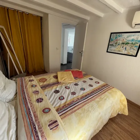 Air-conditioned apartment - All comforts - with garden and parking space