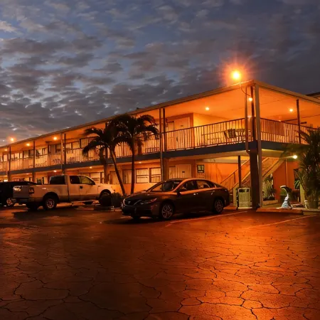 Plaza Beach Hotel - Beachfront Resort
