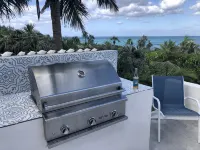 Beachfront Home and Pool, 4Br/4 Bathrooms - Homestays