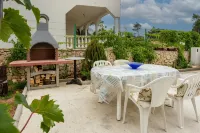 Apartments Cupic - 2-Star