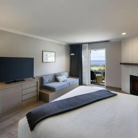 Fireside Inn on Moonstone Beach